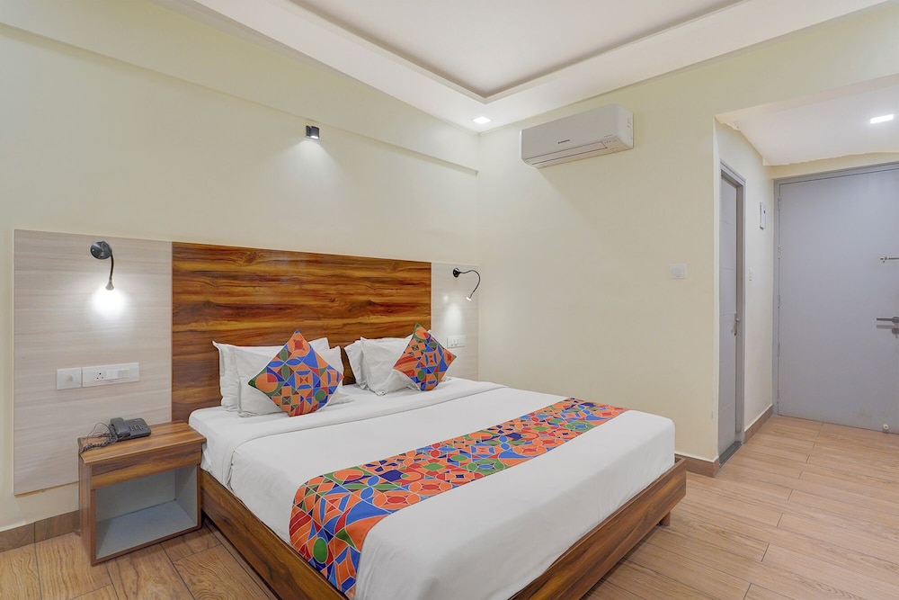 Fabhotel East Land