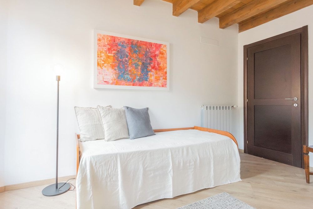 Luini 7 by Rentallcomo by Rent all Como