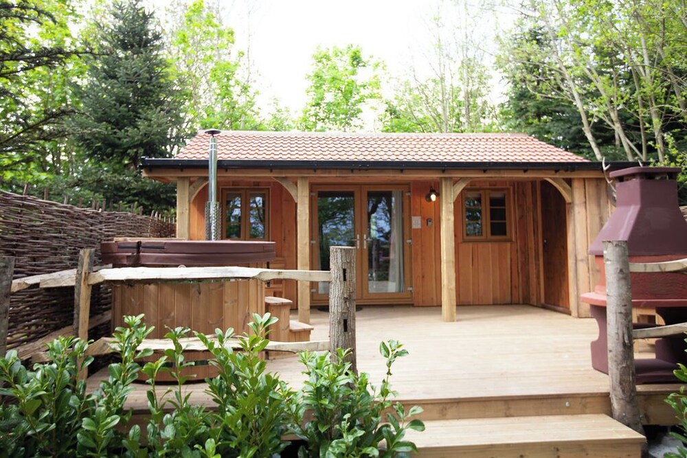 Hayne Barn Estate - Private Estate : 6 Eco Lodges - 1 Studio