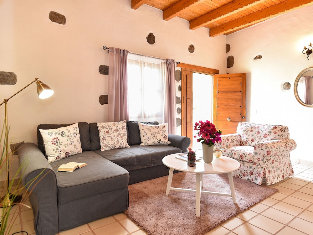 Luxurious Villa in Las Palmas With Swimming Pool photo 3