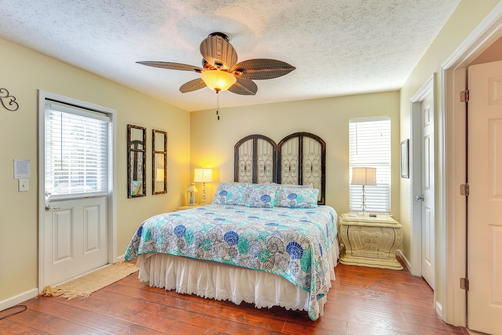 1 Mi to Gulf: Home w/ Patio & Pool Access in Pcb!
