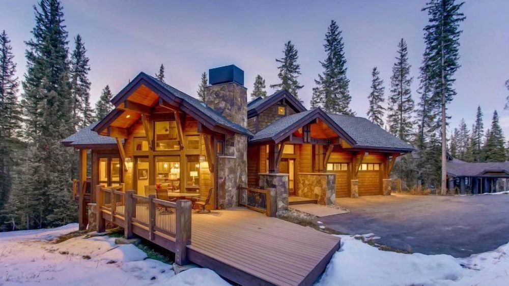 Breck_rocky_mtn_lodge