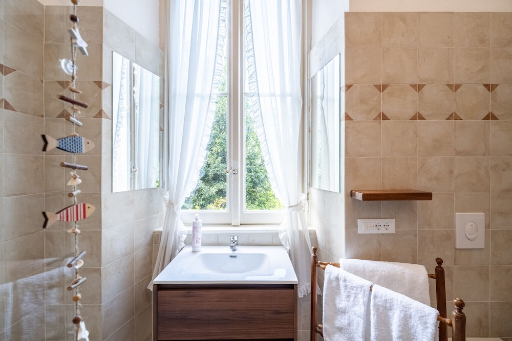 Emilia Gemstone Apartment by Wonderful Italy