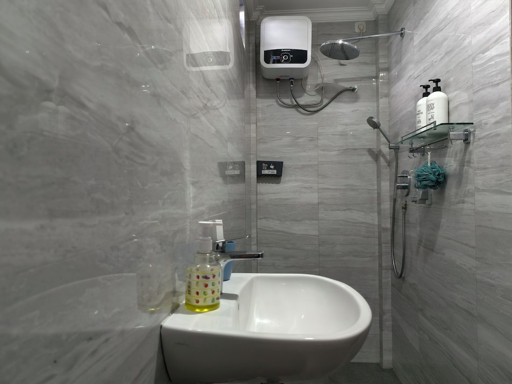 Ayuna Guest House