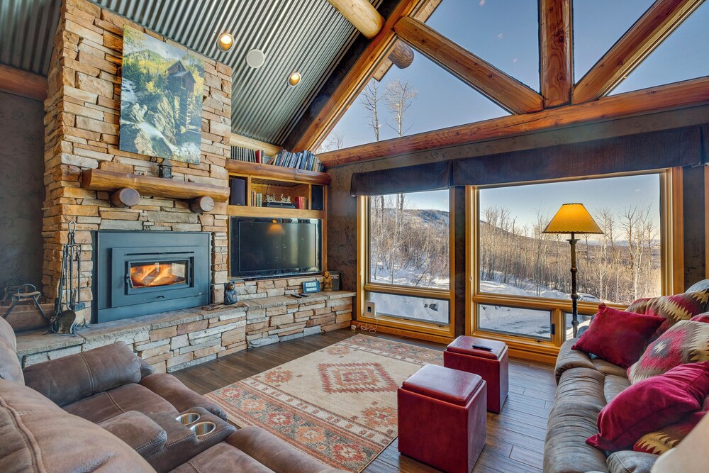 'black Bear Cabin' Near Skiing & Hiking!
