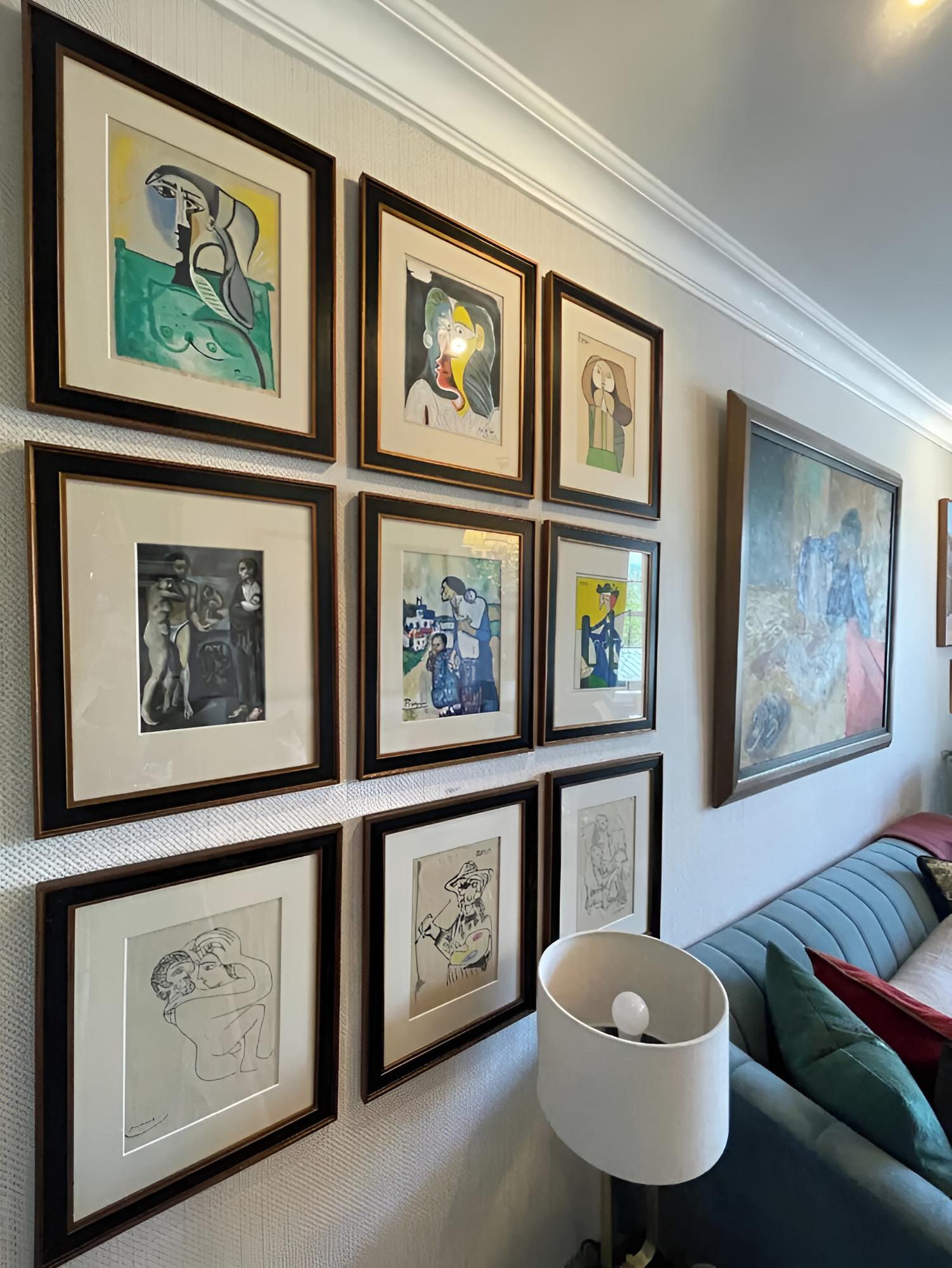 Vibrant & Art-filled 2BD Haven - Victoria