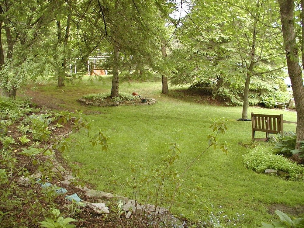 Burleys Gardens and Suite