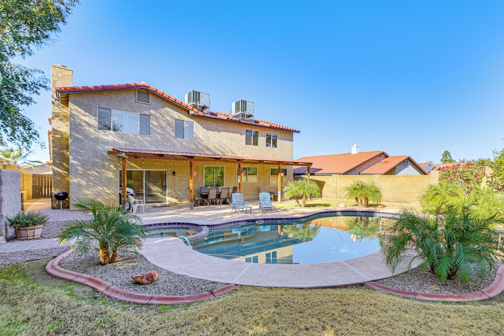 Hike, Golf & Explore: Large Phoenix Home w/ Grill