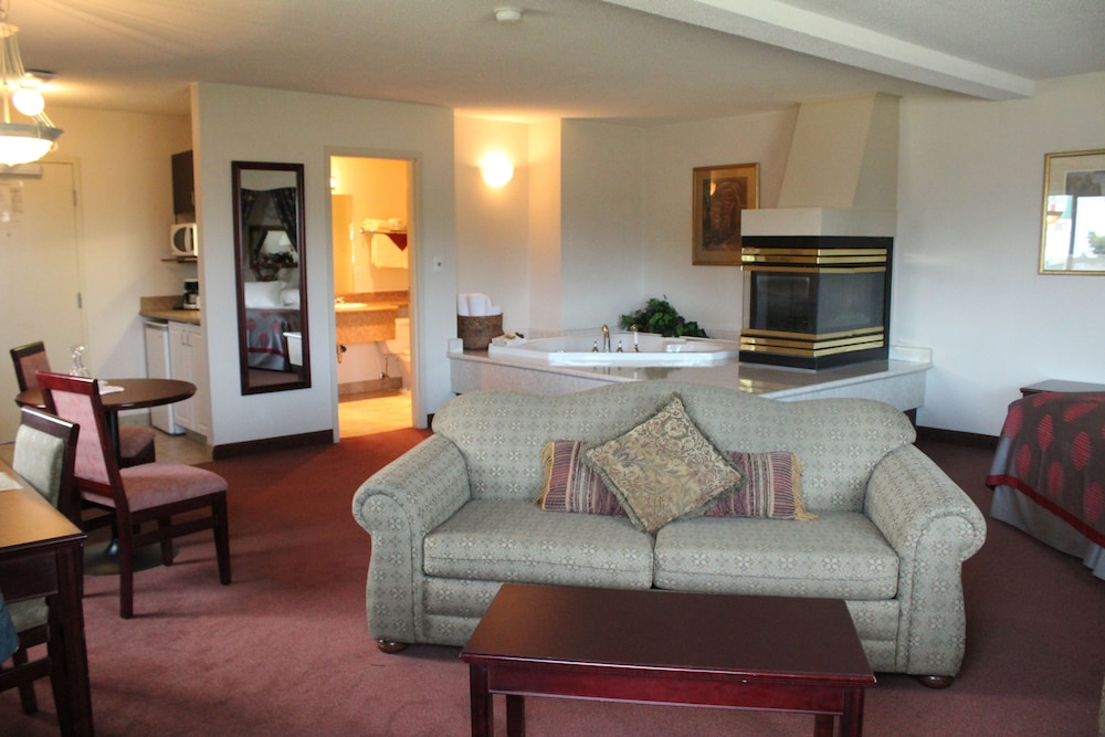 Tamarack Motor Inn