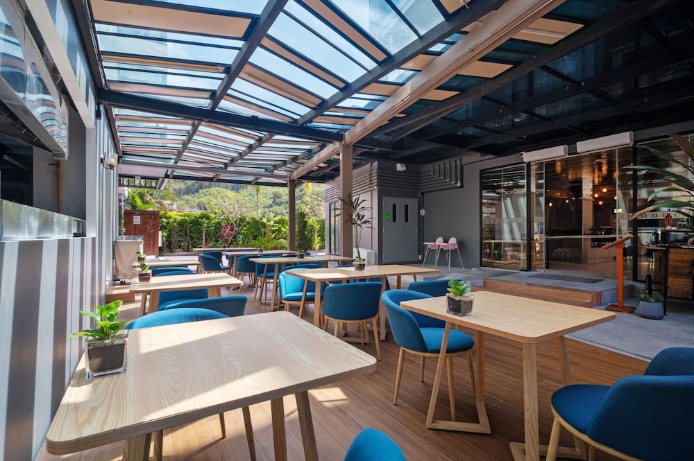 Wyndham Gardens 1320 Studio, 1m From Naithon Beach
