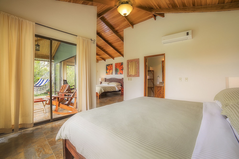 La Finca Lodge view 5