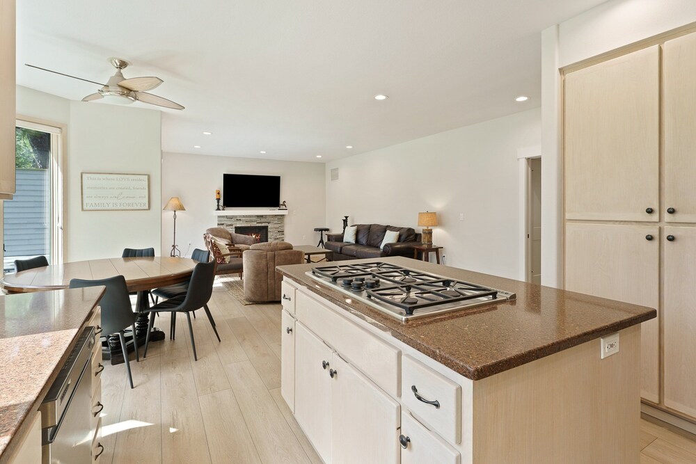 12 Siskin 5 Bedroom Home
