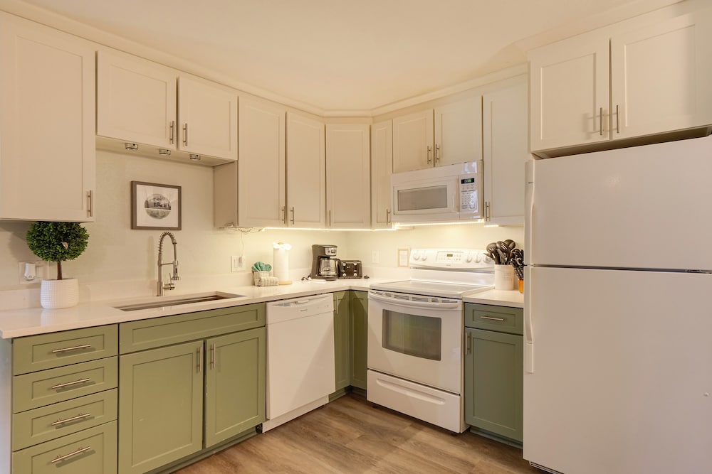 Close to Rocky Mtn Slopes! Cozy Silverthorne Condo