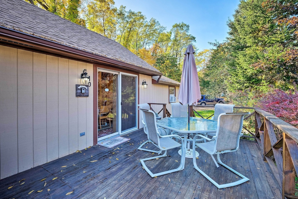 Bolton Landing Cottage w/ Deck, Walk to Beach! view 3