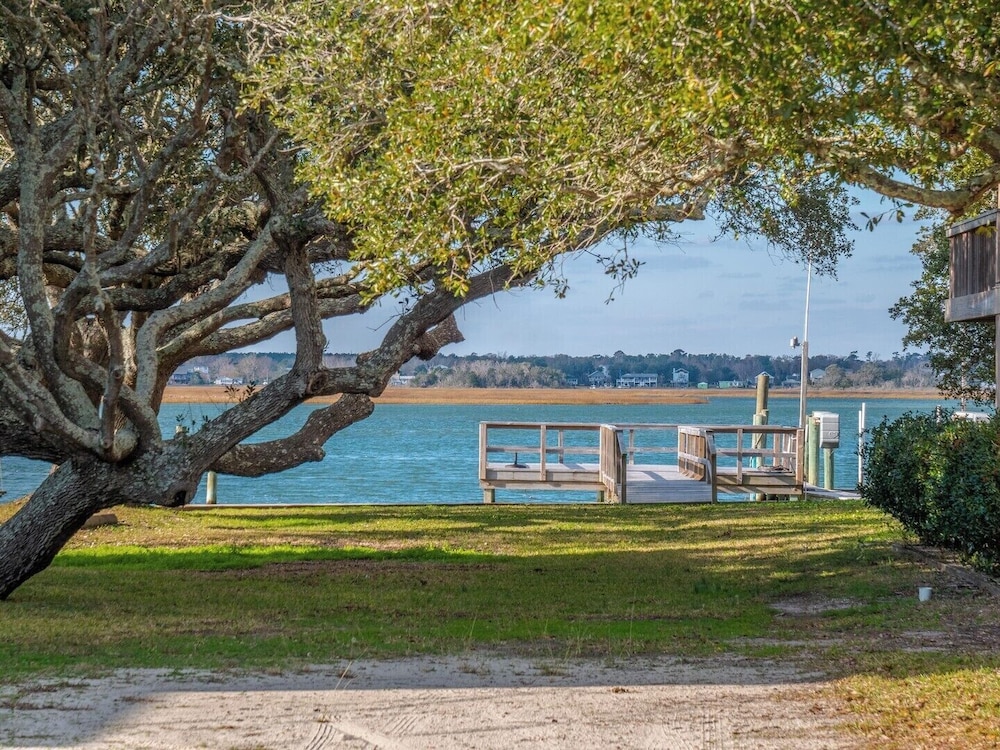 Nicholson Oaks by Topsail Realty