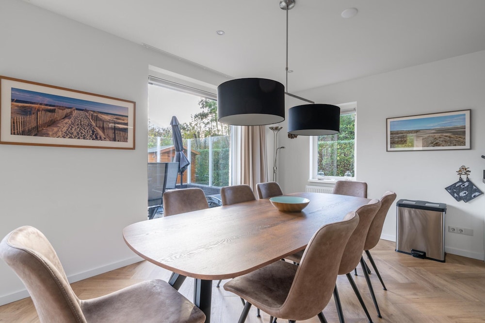 Modernly Furnished Holiday Home for 6 People