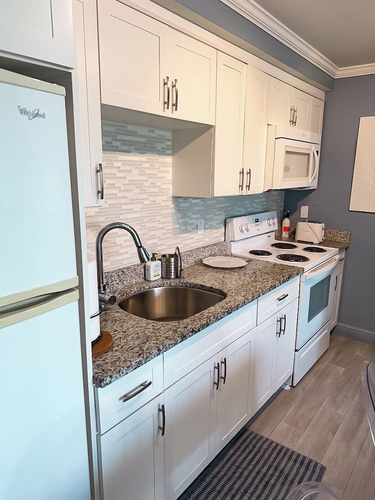 NEW Stunning Beachfront Condo at the Coral Beach