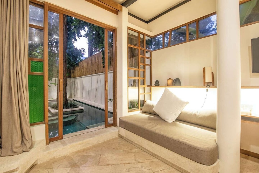 Stylish 2-br Villa With Pool, 800m Canggu Beach