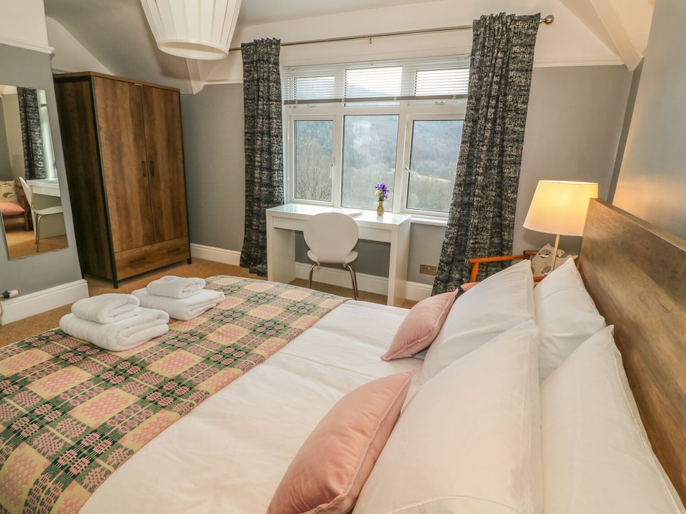 Coedfryn view 5