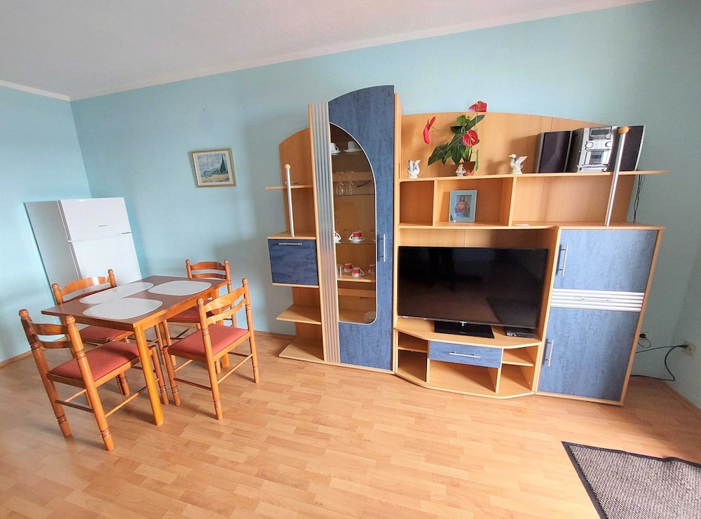 Cozy Crikvenica Apartments With Sea View and Balcony