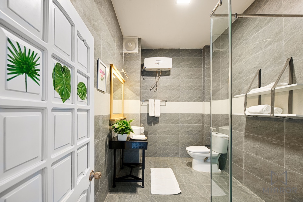 The Mirror Danang Hostel