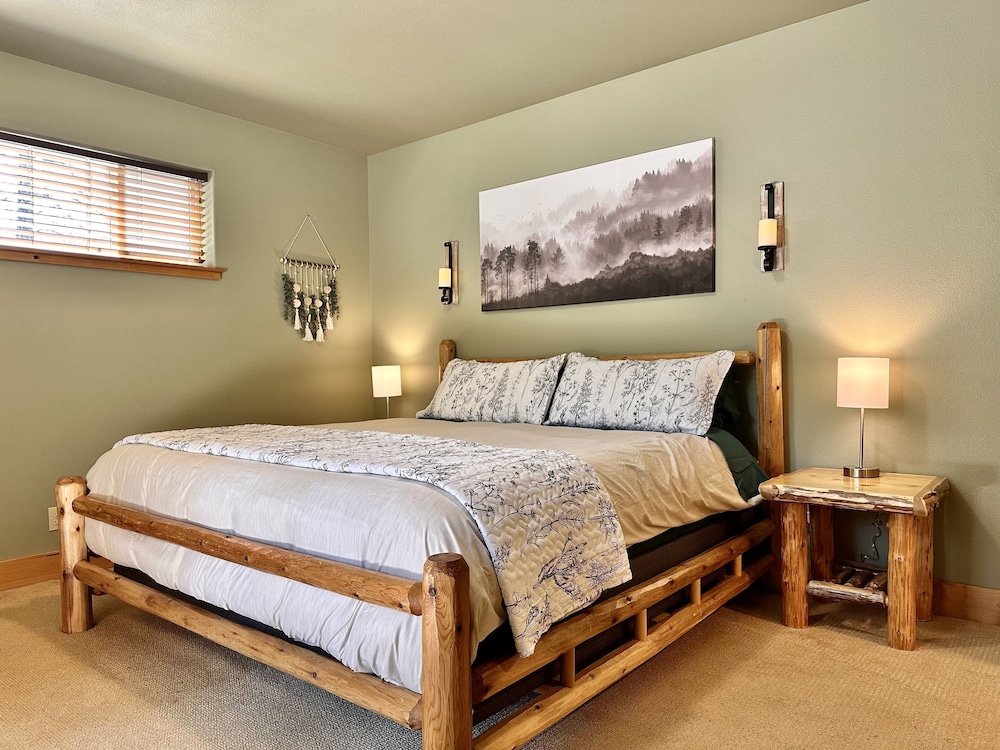 River Song Cabin 3 Bedroom Home