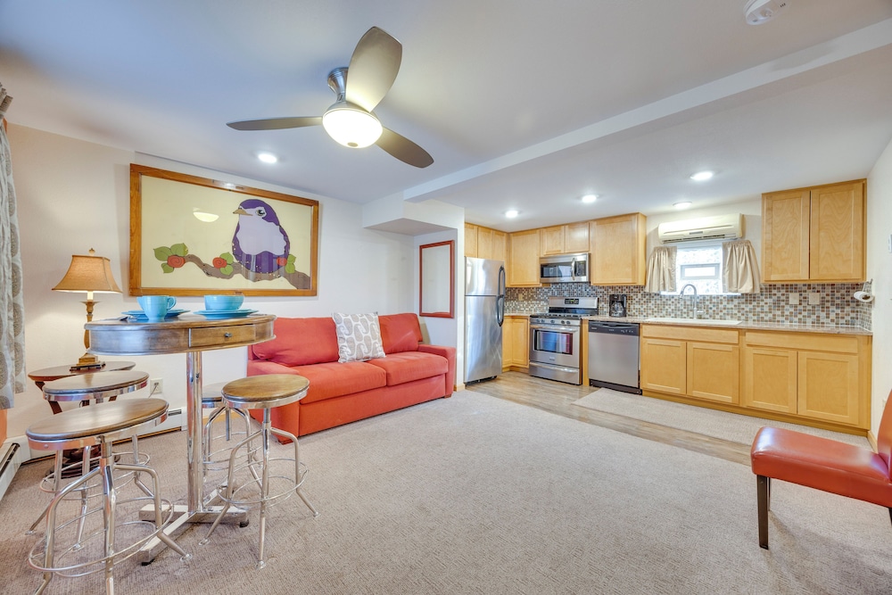 Pikes Peak Mountain Views: Manitou Springs Apt