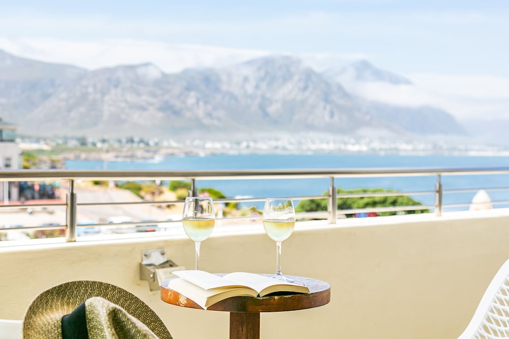 Harbour Square Hotel