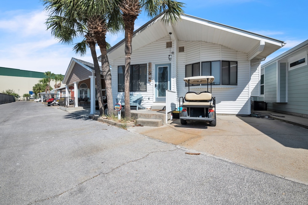 Spacious Home With Beach Access 3 Bedroom Home