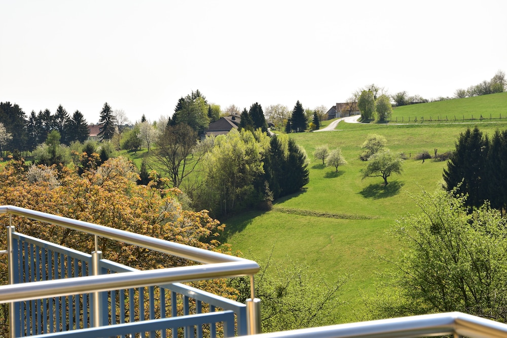 Golf & Therme Sonnenpension Hotel Garni