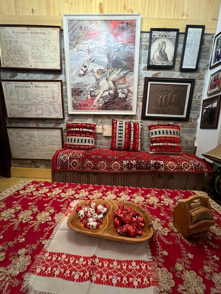 Old Town Guesthouse Guri