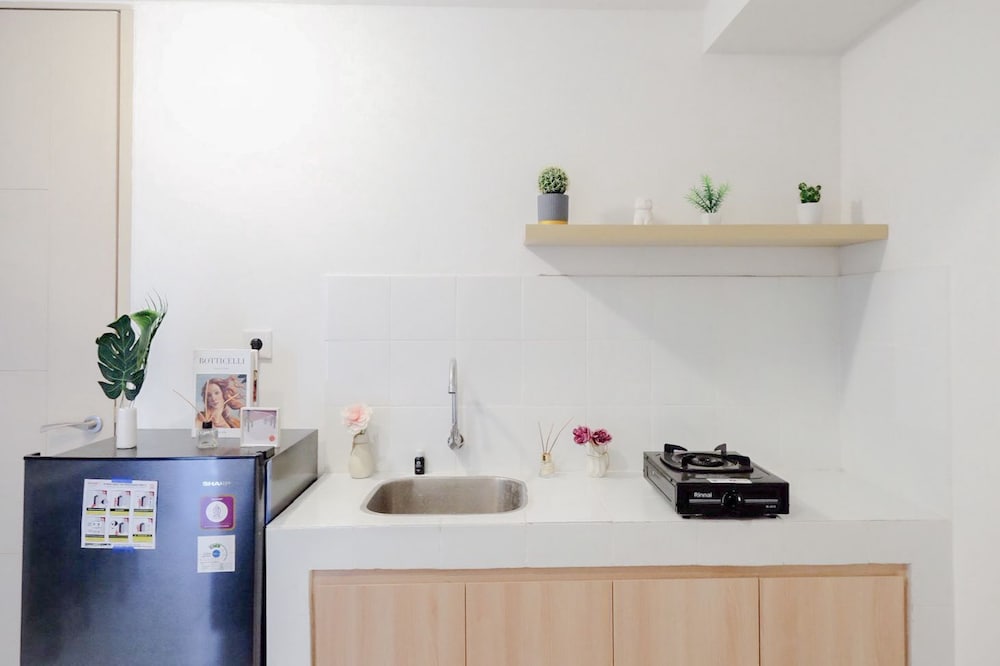 Blue Accent Minimalist 2Br At Tokyo Riverside Pik 2 Apartment