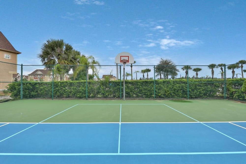 Very Near Disney 3 Bd Condo Walmart 1 min Away