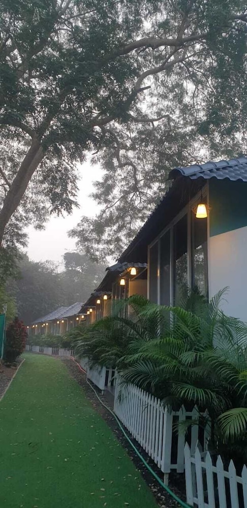 Natures Cove Resort