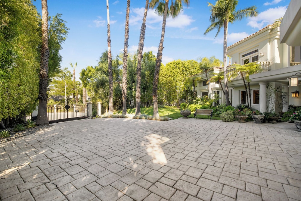 Villa Clarinda - Architect-designed Dream Estate With Theater & Outdoor Oasis