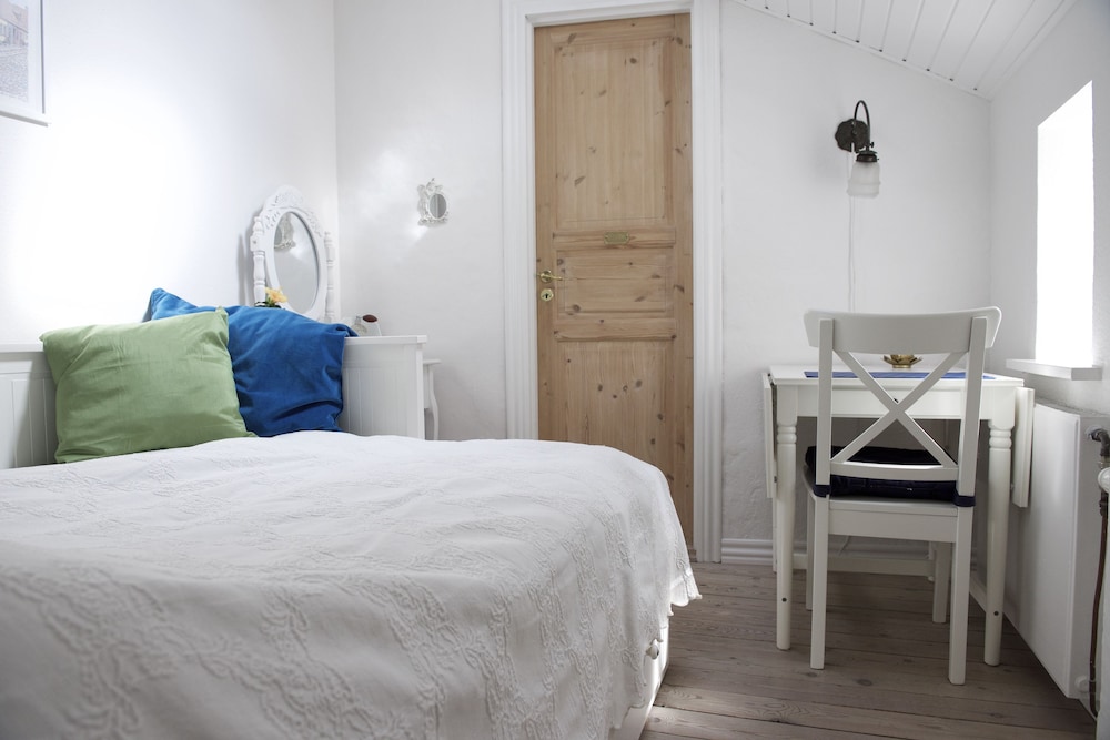 Odense Vacations - Lotus BB  Spa - Indre Ro Yoga - Property Image 3