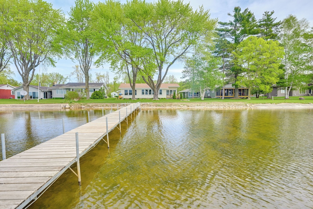 Shawano Lake House w/ Boat Dock, Kayaks, & Grill!