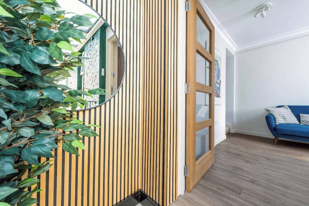 4 Guests - 20min to London - Free Parking - Petsok