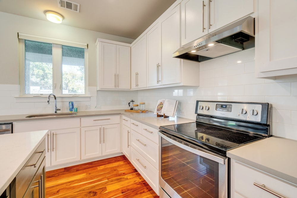 21 Mi to Dtwn: Spacious Home in Austin Suburbs!