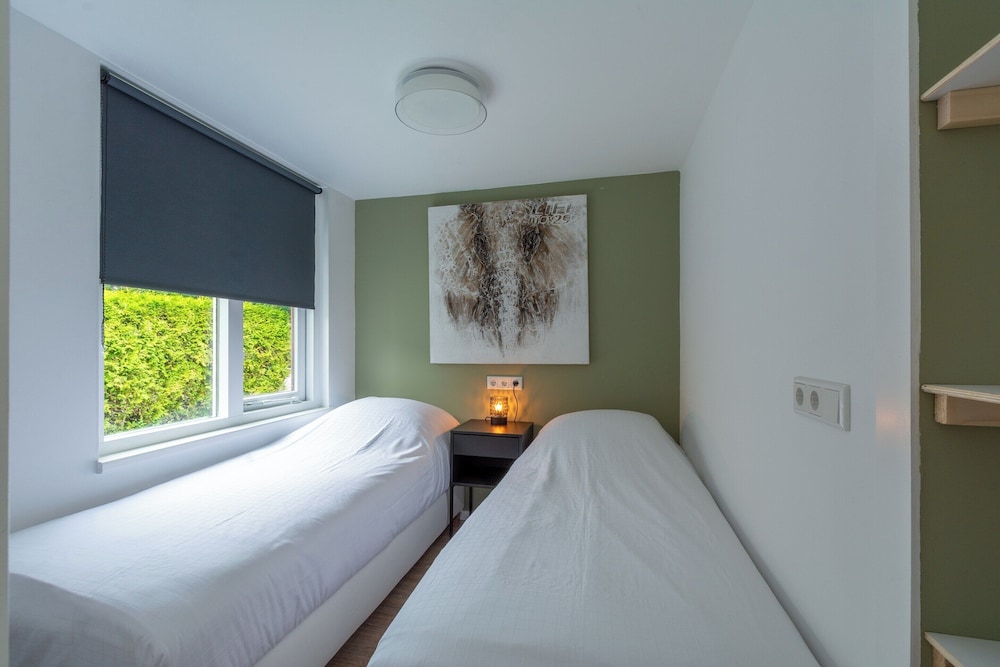 Duinland 50 Holiday Home for 4-people Near Beach
