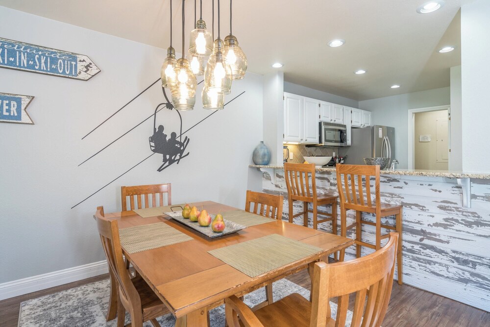 Etta Place Too 107 by Avantstay Close to Town & The Slopes! In Complex w/ Communal Pool & Hot Tub view 3