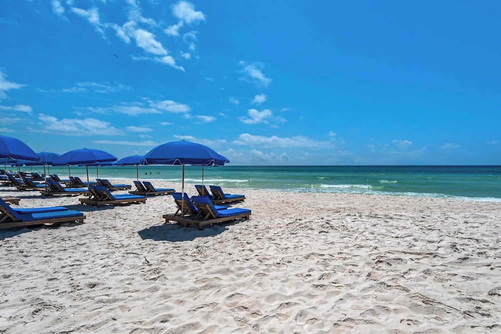 Pool, Patio & Outdoor Dining + Walk to Shore, Pier Park Sanctuary on Sands