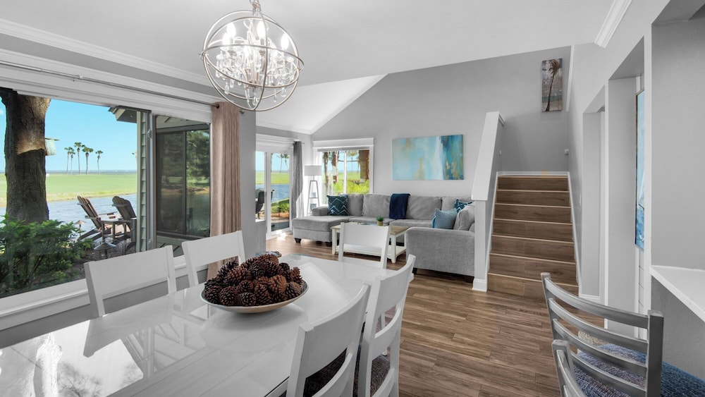 Waterfront Retreat in Sandestin w/ Golf Cart & Free Attraction Tickets!