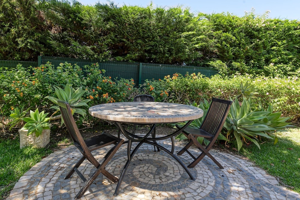 Golfinhos Magnificent Spacious 5 Bedroom Villa