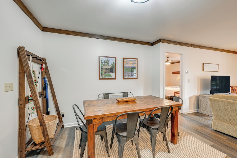 Covered Deck & Fire Pits: Cabin in Cashiers