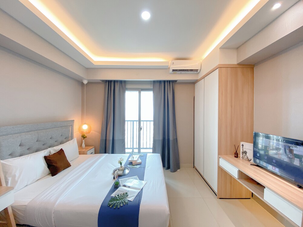 Nice And Elegant Studio At Bintaro Embarcadero Apartment