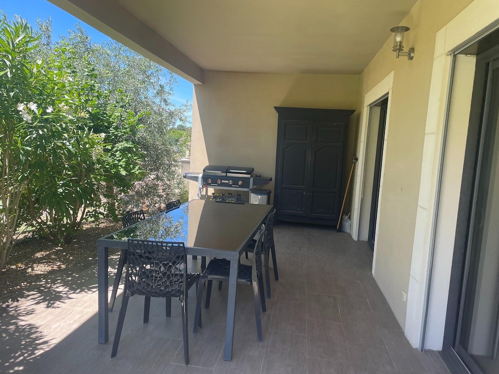 Villa in Vaison Near Roman Ruins & Pool