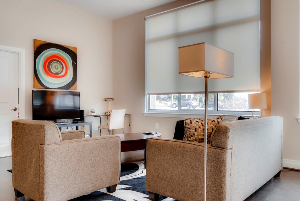 Bluebird Suites in Reston