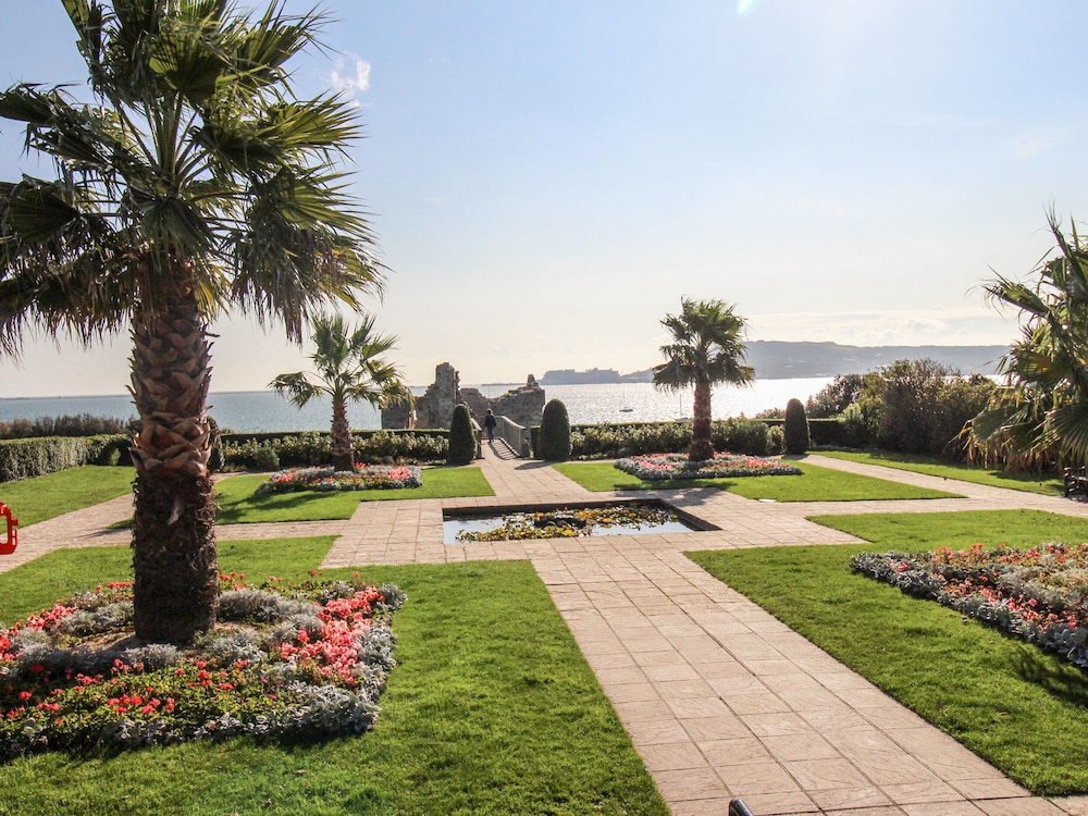 Castle Cove View