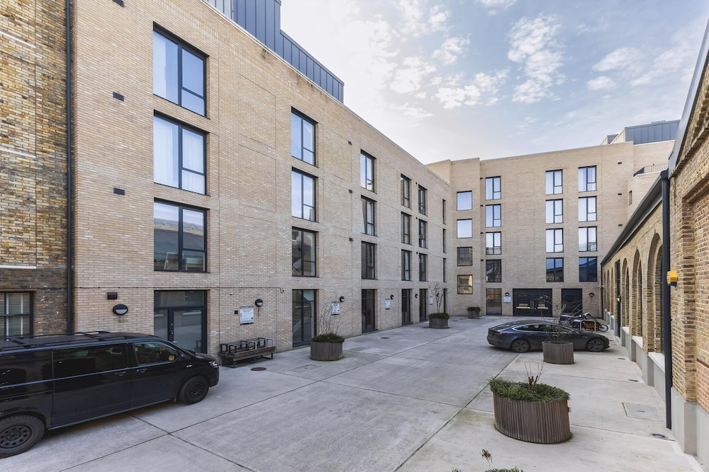 Stylish Hackney Wick Apartment With Terrace
